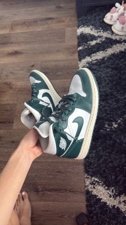 Nike shoes women size 9