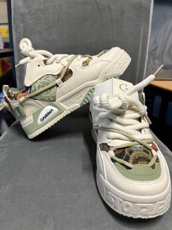 Trendy shoes