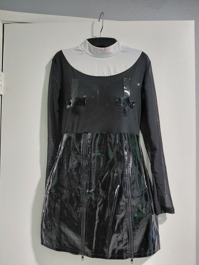 Women's Sexy Nun Size M