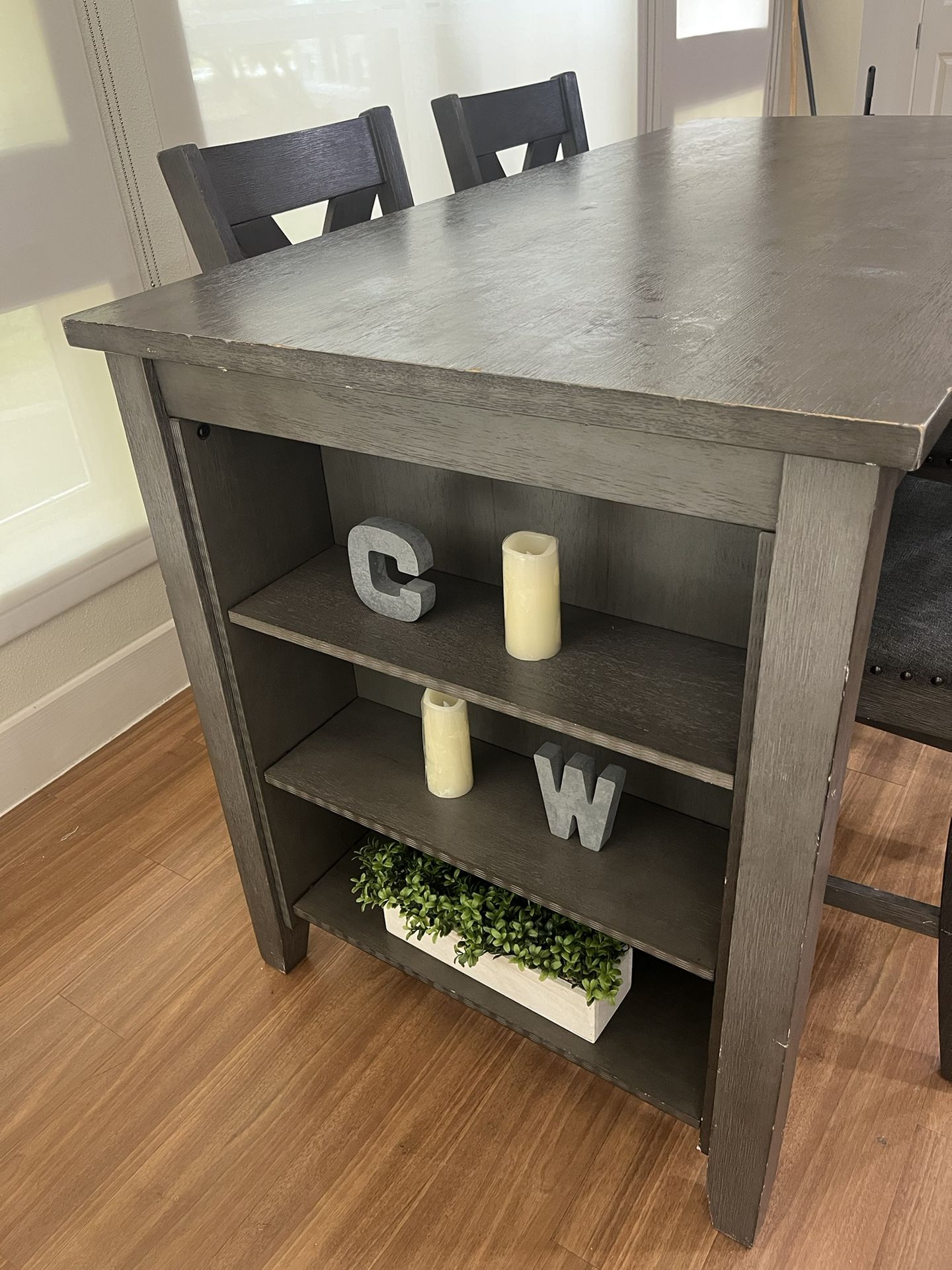 4 Person Table & Bar With Storage
