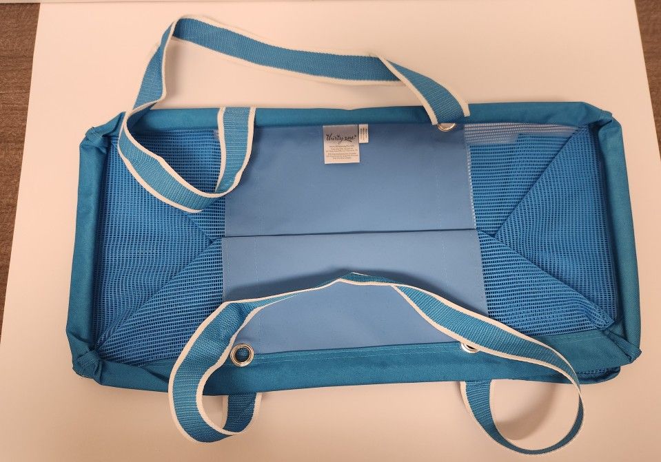 New without tags thirty-one gifts blue tote bag. Foldable. measures 22"x10"x10"