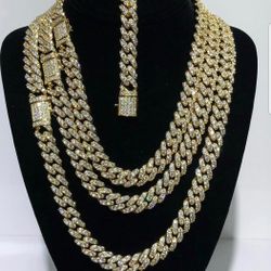 Full Diamond Out Cuban Set 13MM 14k Gold Plated Doesn't Loses Color