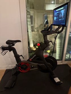 Peloton Indoor Exercise Bike with Touchscreen