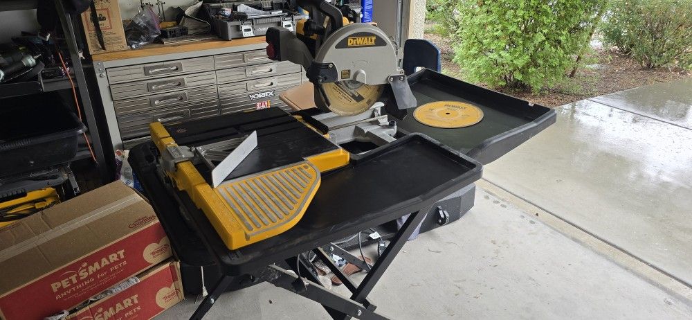 Dewalt 10in Wet Tile Saw