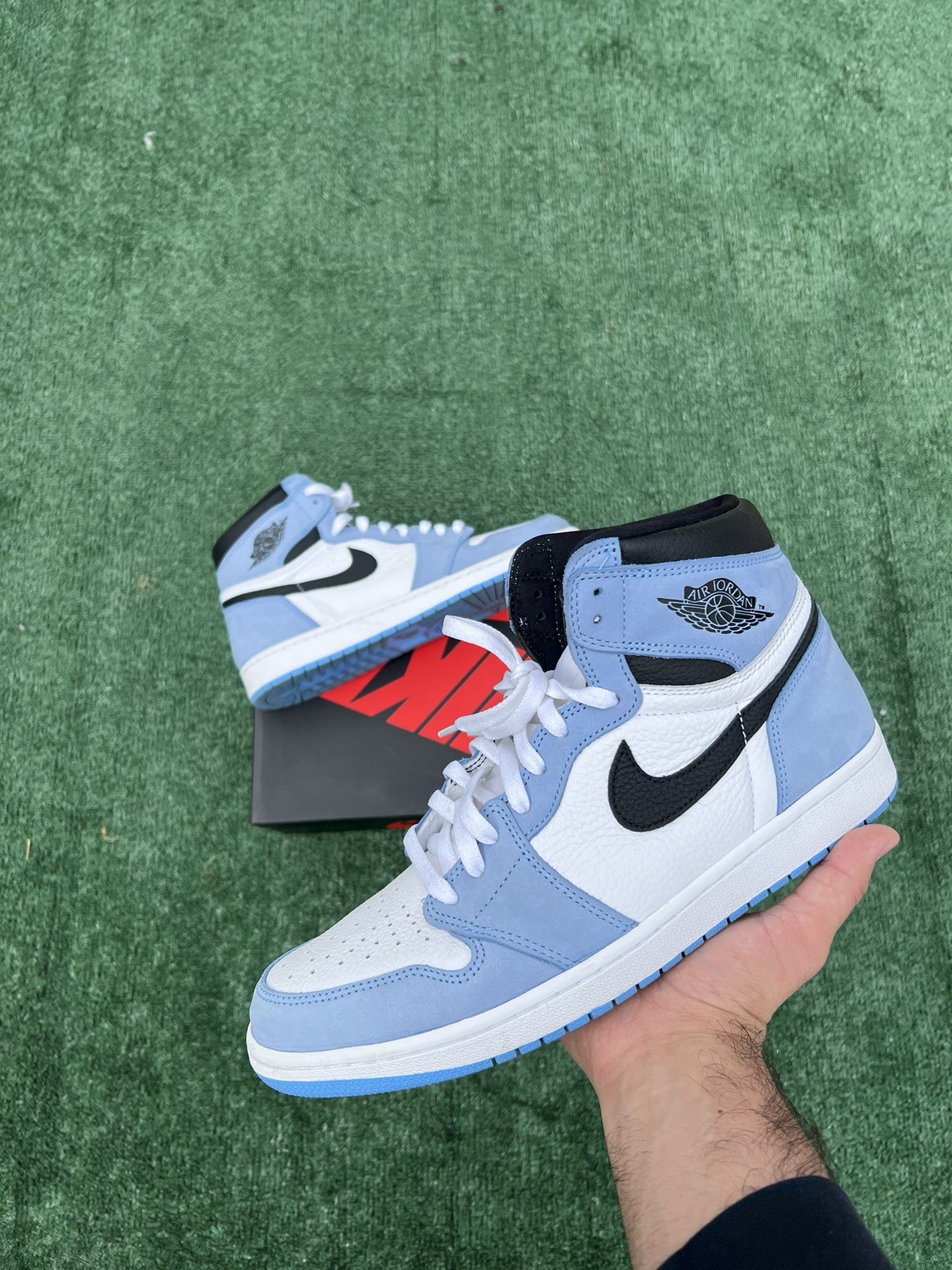 Jordan 1 High “University Blue”