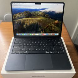 MacBook M2 2022 256gb Air Midnight with Box and Case