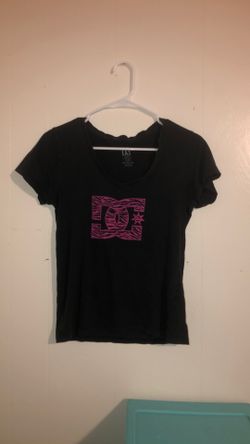Y2K DC v neck t shirt