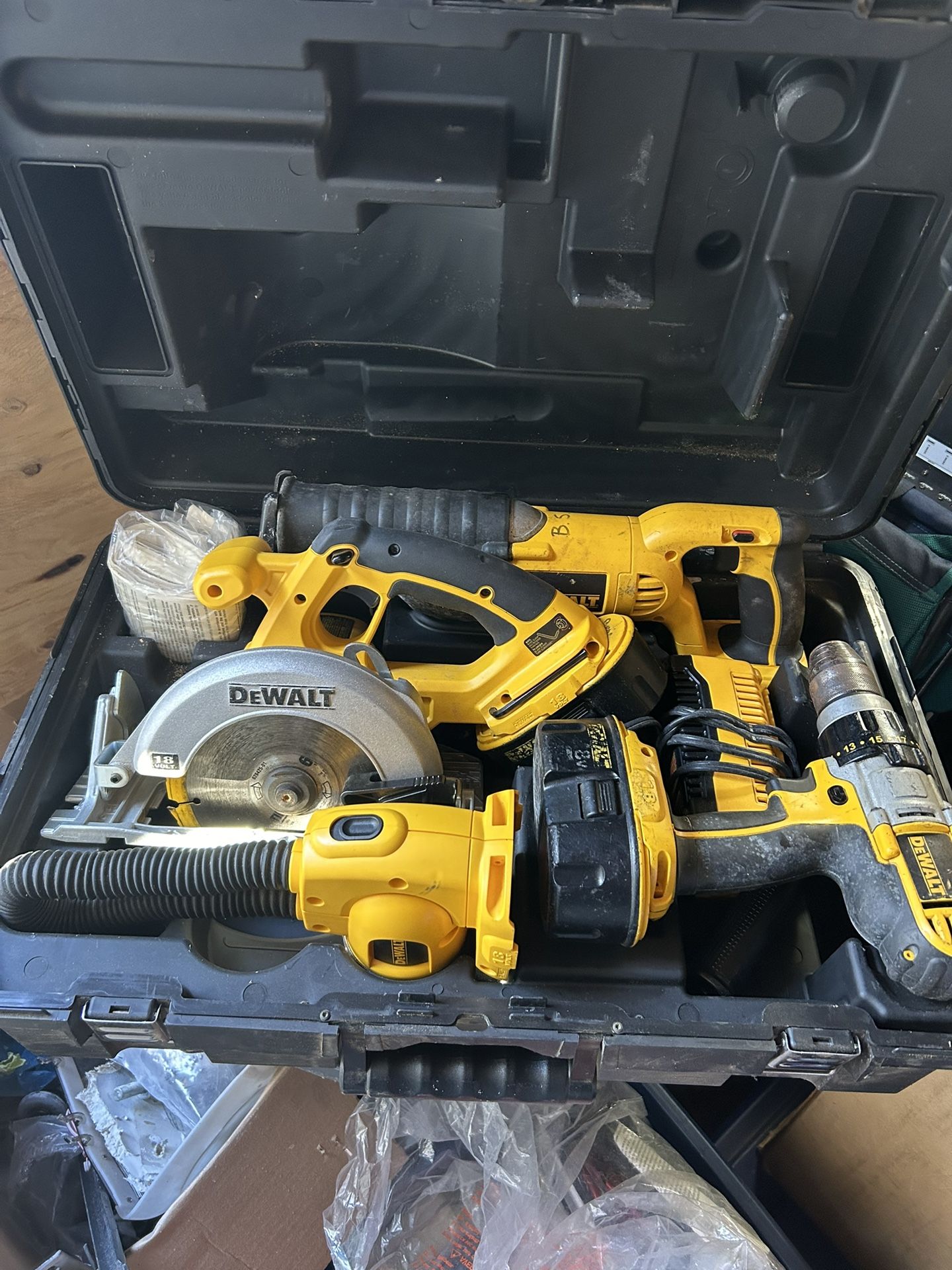 18 volt Dewalt cordless power tools. Needs new batteries