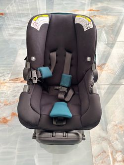 Baby car seat w/ base