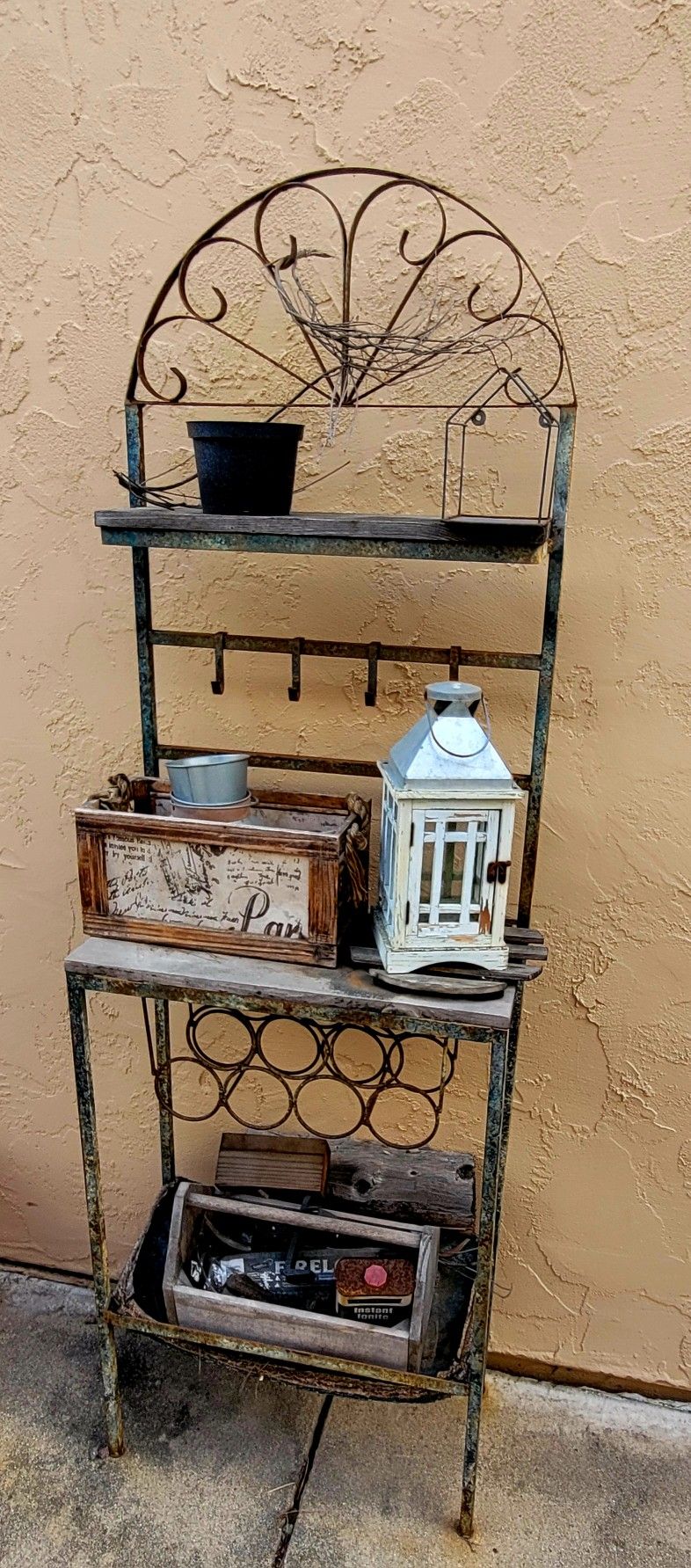 Bakers/plant Rack