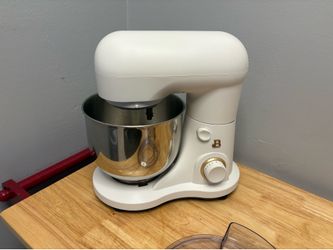 White Stand Mixer – Like New