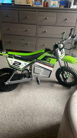 Razor McGrath sx maxxis kids dirt bike