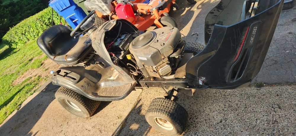 Craftsman DYS 4500 24hp Lawn Tractor 