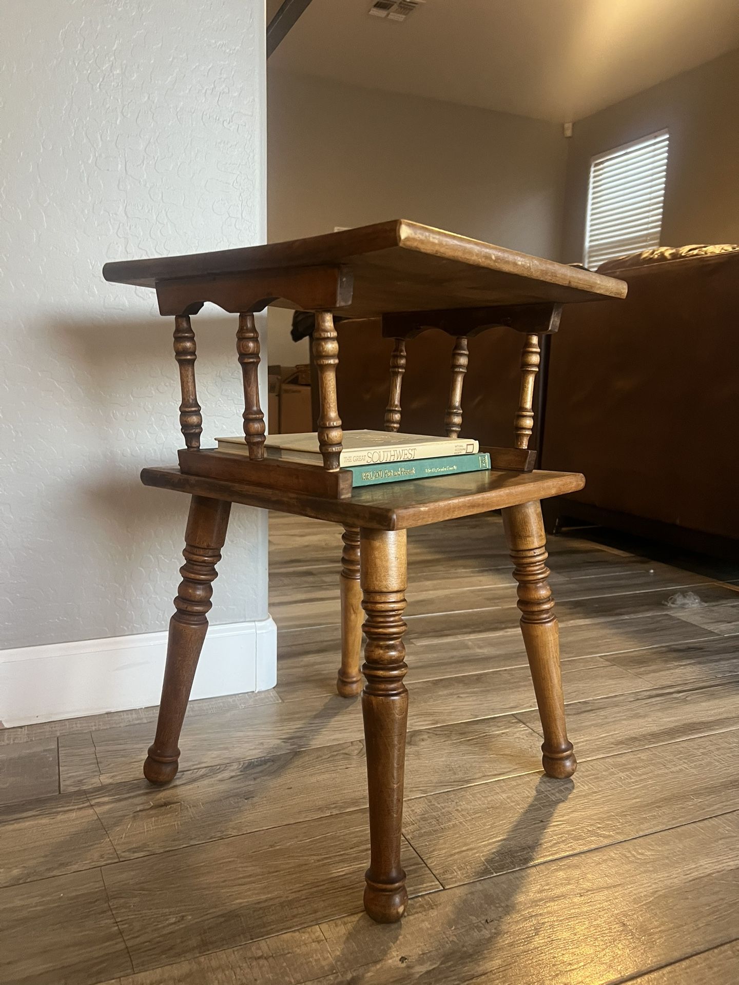 Vintage Antique Wood Side/ End Table