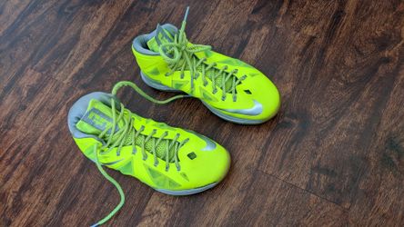Basketball shoes, Lebron X