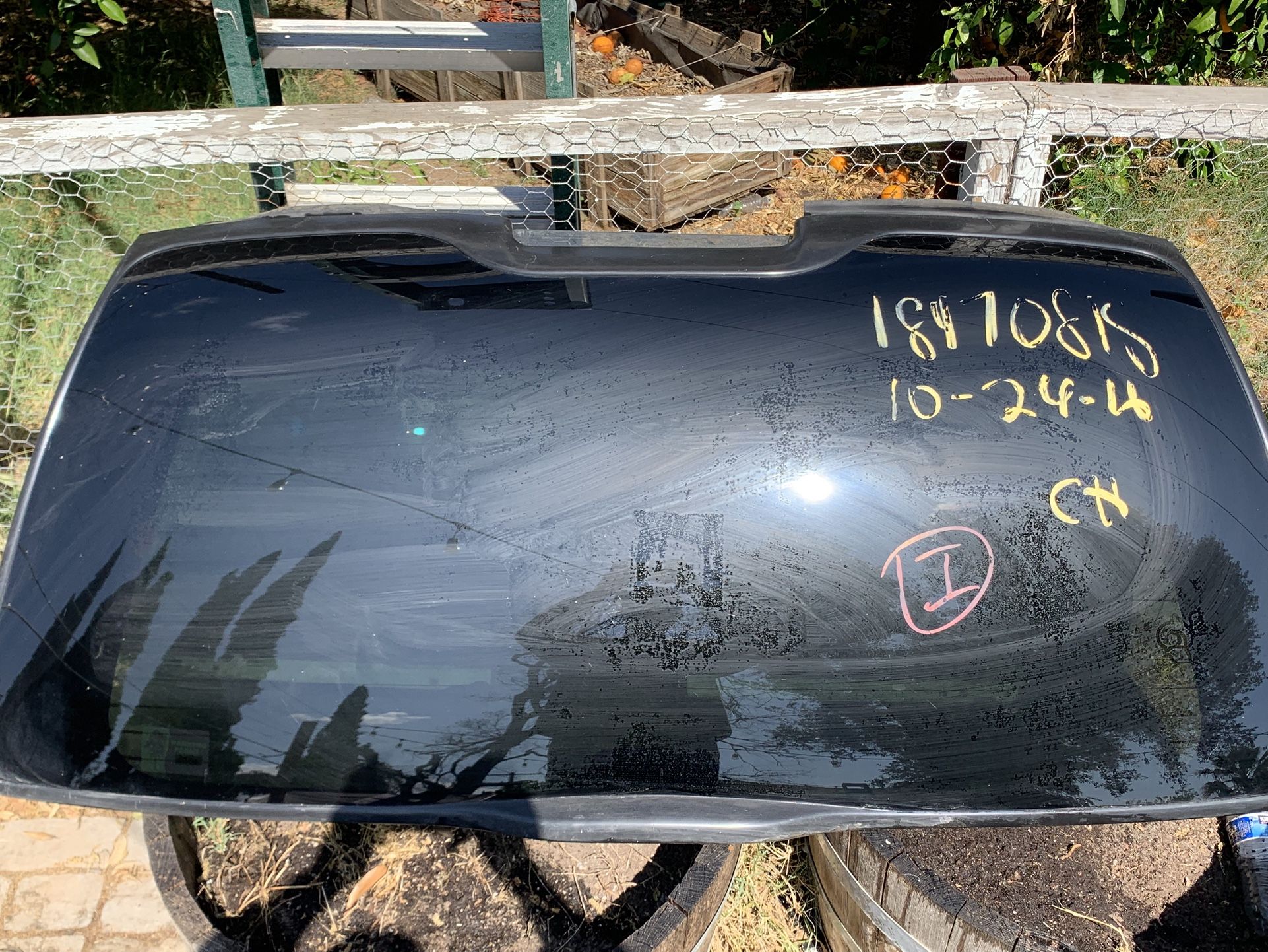 Suburban/Tahoe Back Windshield