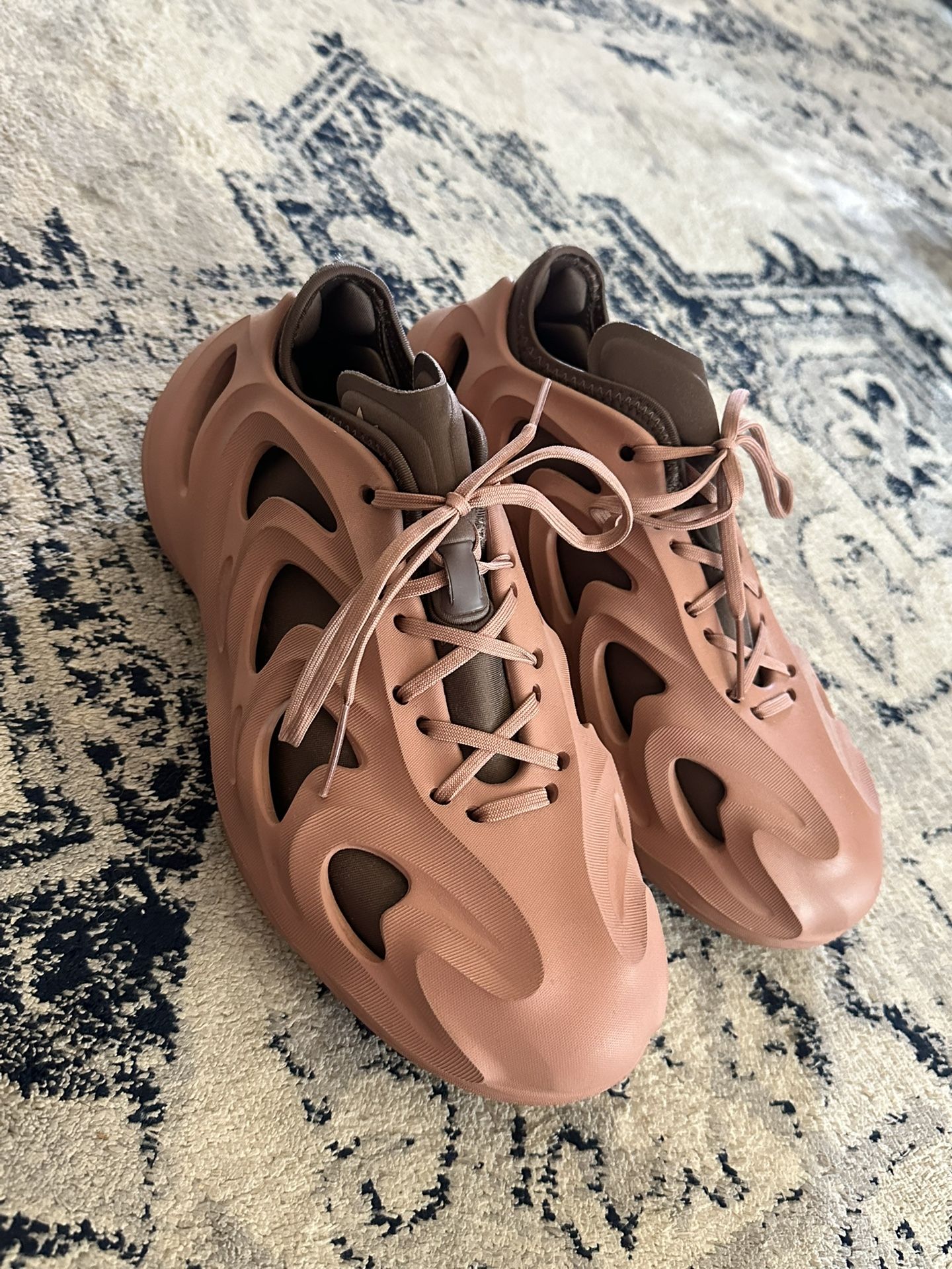 Adidas Men’s Size 9.5