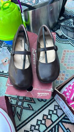 New Brown Shoes, Arizona Size 4