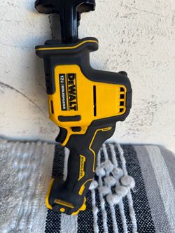 DEWALT 12V Brushless Reciprocating Saw