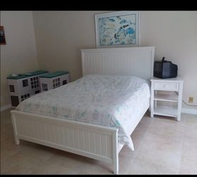 Pottery Barn Queen Bedroom set