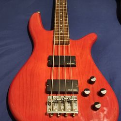 Spector Performer 4

 Bass Guitar 