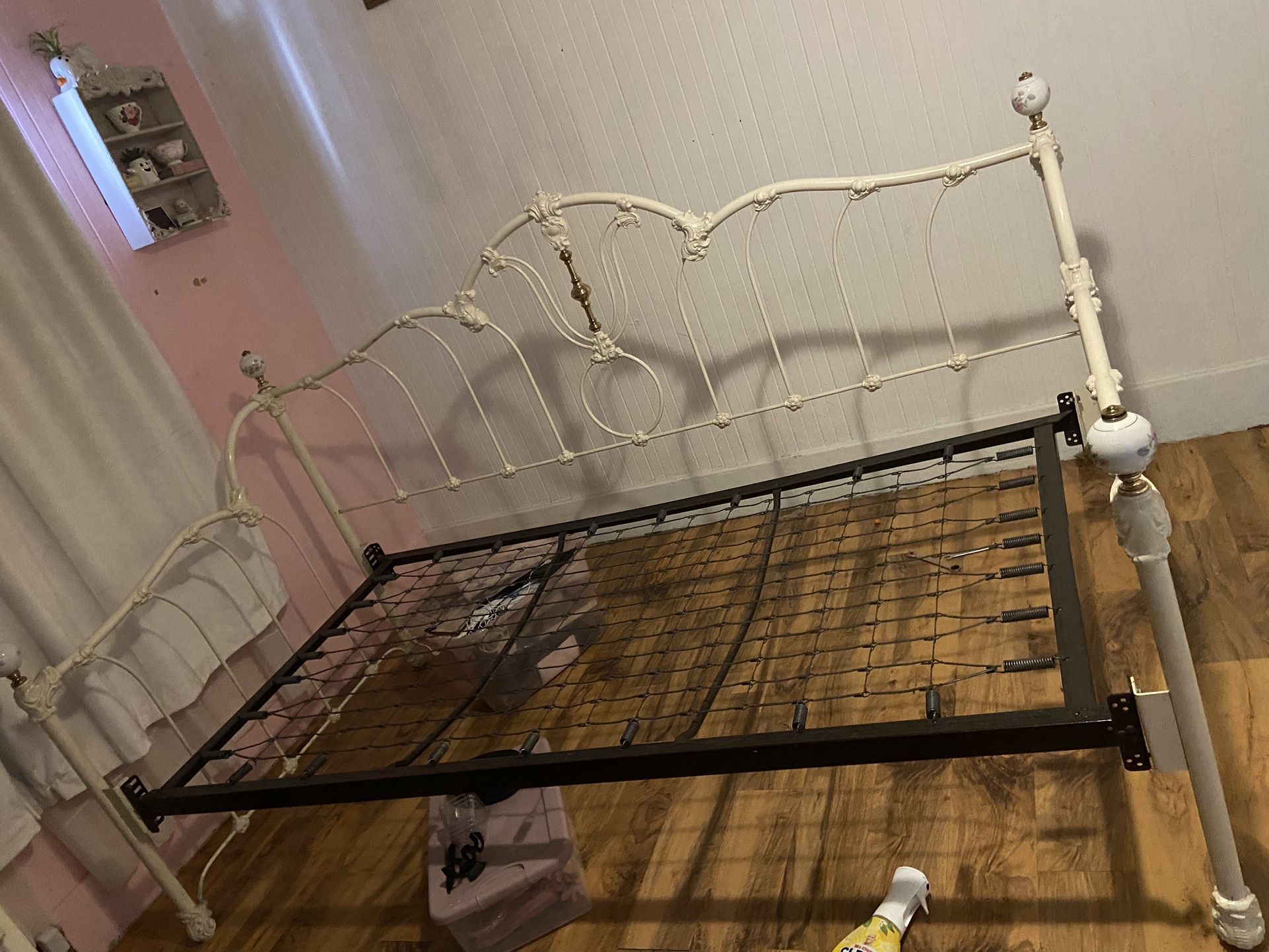 Twin Shabby Chic Bed
