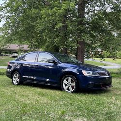 2012 Volkswagen Jetta Diesel 2.0L TDI Sedan 4D