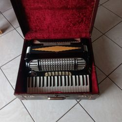 Italy Accordion  Exelent Condition 