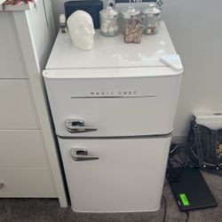 Magic Chef Mini Fridge
