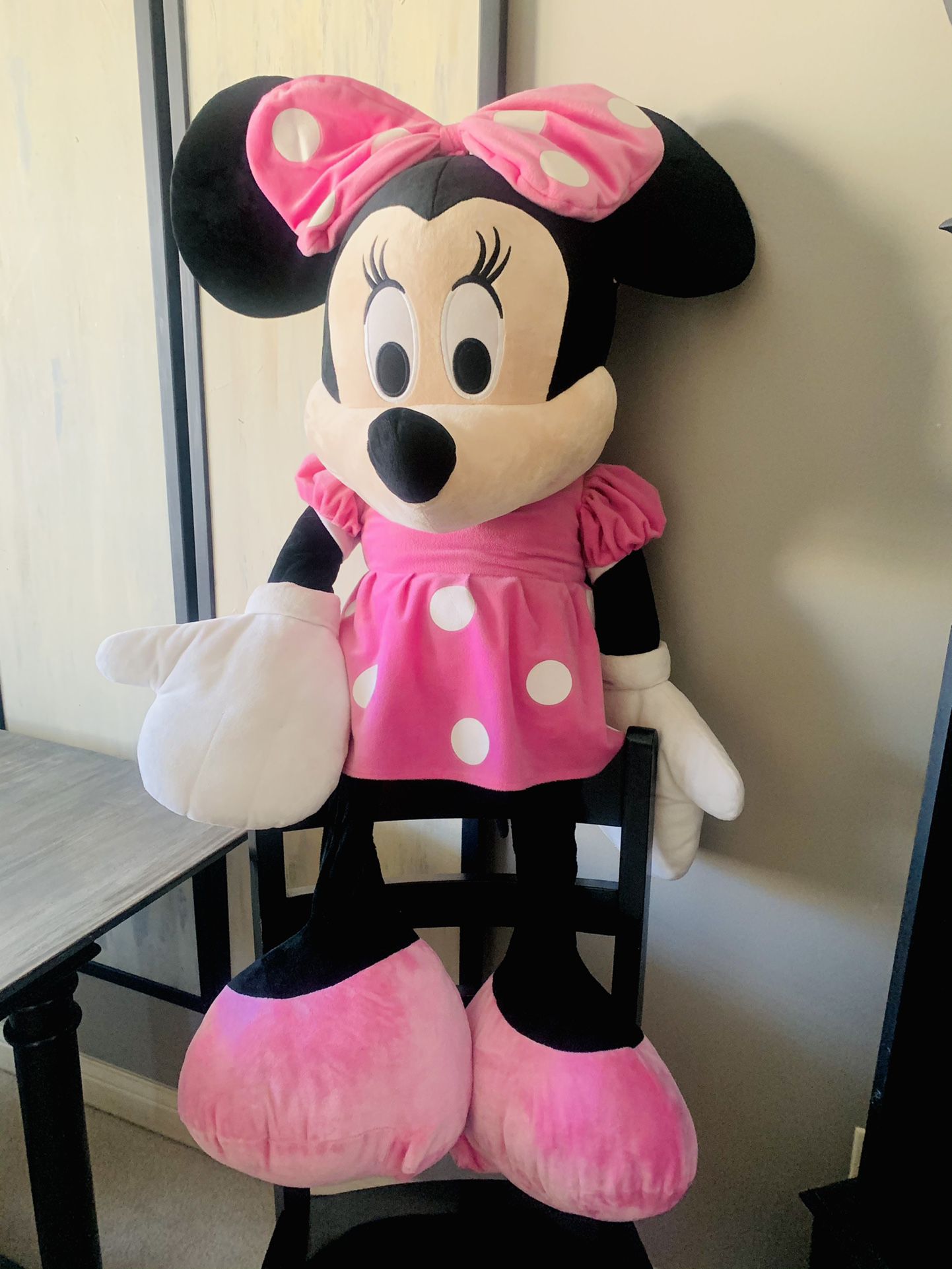 40” Minnie Mouse