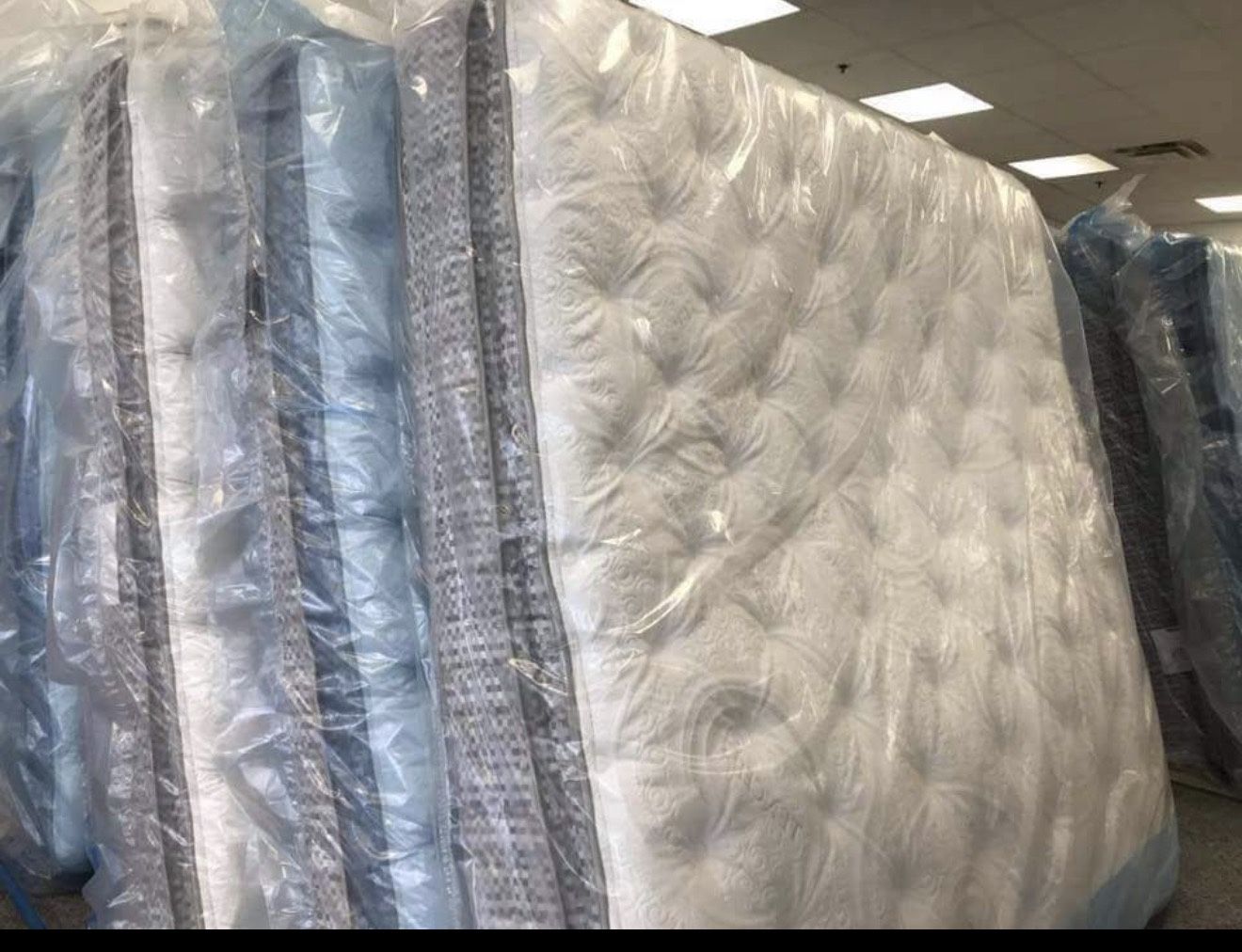 Mattress Blowout β Going Out of Business!