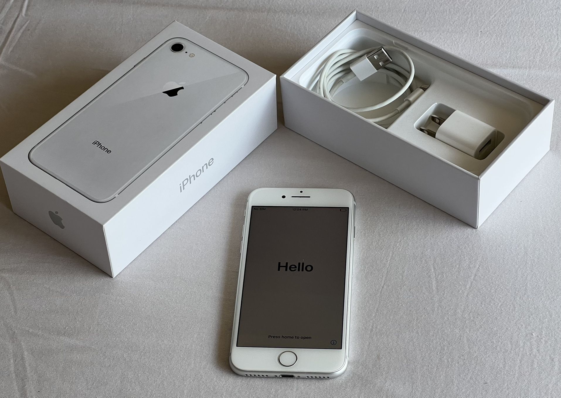 iPhone 8, Silver, 64 GB