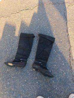 Black Knee-High Boots with Side Zipper