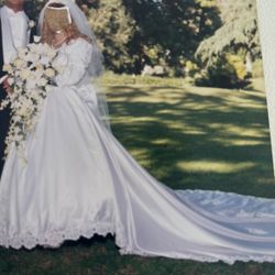 1995 Prince Diana style wedding dress