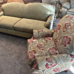 Beautiful 2 Piece Living Room Set 