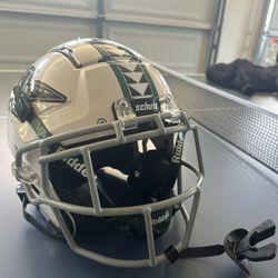 schutt f7 football helmet silenty used for one season youth large
