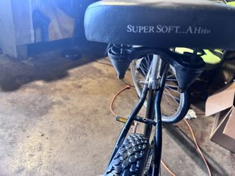 Huffy Bike Needs Wheels Replaced 30$ 