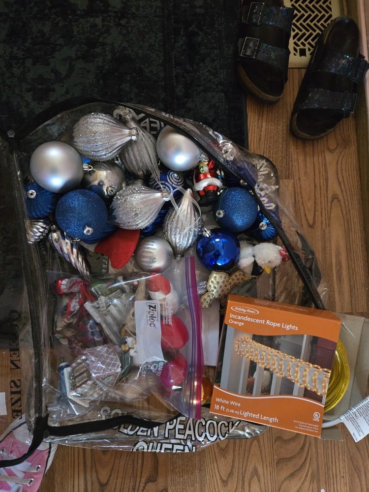 Free Christmas Ornaments 