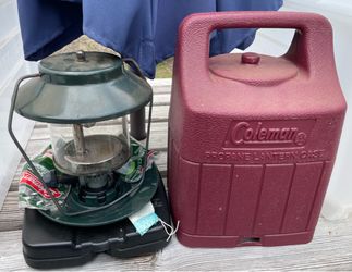Coleman Propane Lantern with Carrying Case