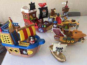 Pirate Ship Toy Set/ 5 