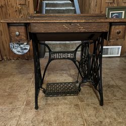 Singer Vintage Treadle Sewing Machine