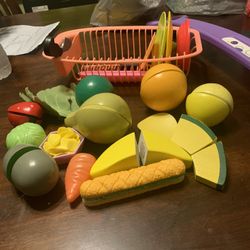 Play Kitchen Food/dishes 