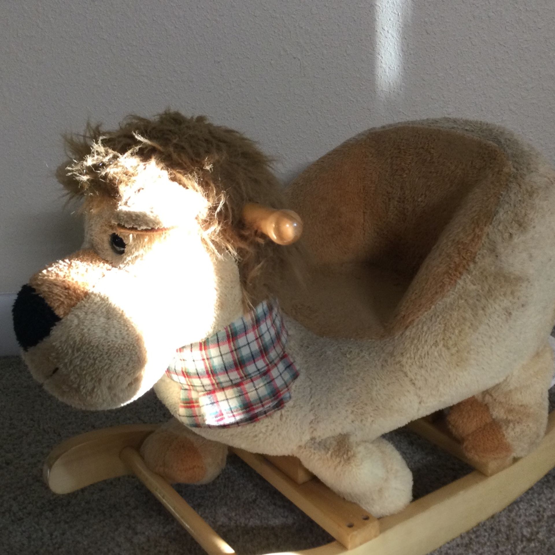 Rocking Lion