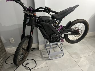 Surron Lbx 2023 with title