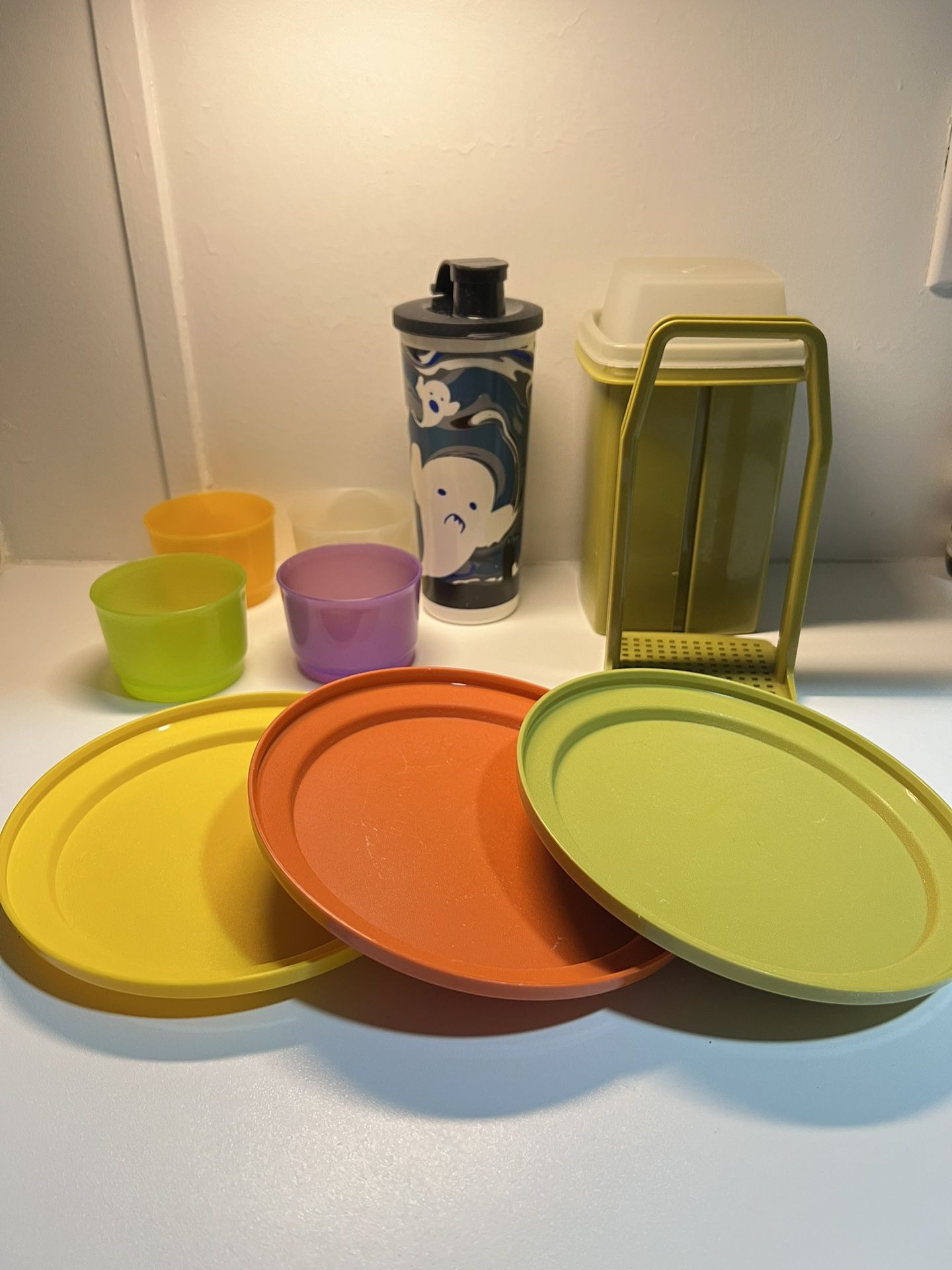Vintage Tupperware Pickle Keeper Pic-A-Deli Avocado Green 1330-3 ,1970s, Quart