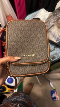 Like new!! Dark brown  Micheal Khors hand bag
