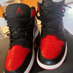 AIR JORDAN 1 MID SS GS 'BLACK + RED = BRED' Sz 7
