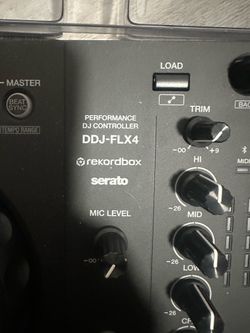 PERFORMANCE DJ CONTROLLER DDJ-FLX4 o rekordbox serato