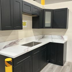 Black Kitchen Cabinets