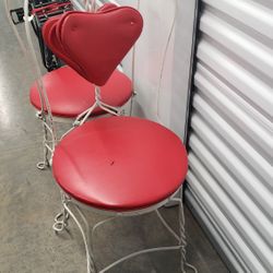 Vintage Table With Chairs 